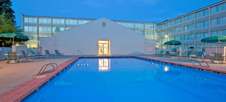 乔利埃特凯隆酒店及会议中心(Clarion Hotel & Convention Center Joliet)图片