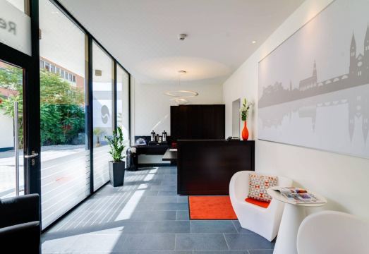 SevenDays Hotel BoardingHouse Hotel Overview