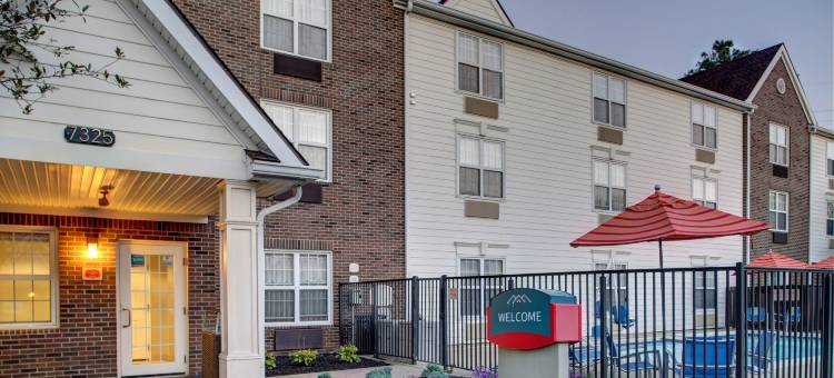 米德尔堡高地克里夫兰机场美茵斯坦套房酒店(MainStay Suites Middleburg Heights Cleveland Airport)图片