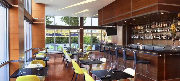威斯汀温哥华机场沃尔中心酒店(The Westin Wall Centre, Vancouver Airport)图片