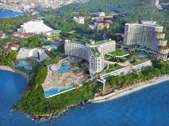 芭堤雅皇家克里夫豪華酒店