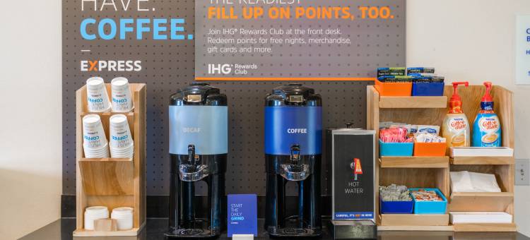 智选假日套房酒店俄克拉何马城的NW -鹌鹑泉(Holiday Inn Express & Suites Oklahoma City NW-Quail Springs)图片