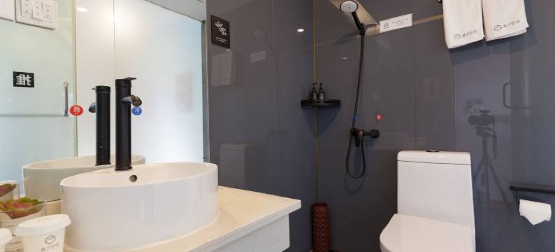 盒子空间酒店(上海松江大学城店)图片