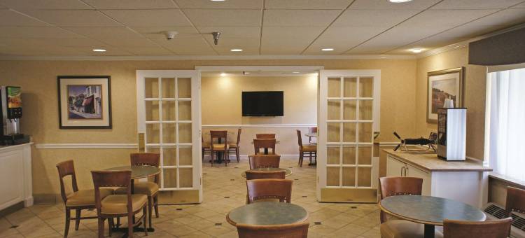 坦帕展览会场 拉昆塔温德姆套房酒店(La Quinta Inn & Suites by Wyndham Tampa Fairgrounds - Casino)图片