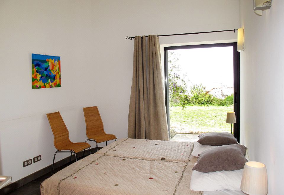 Baie de Bandol Hotel Overview