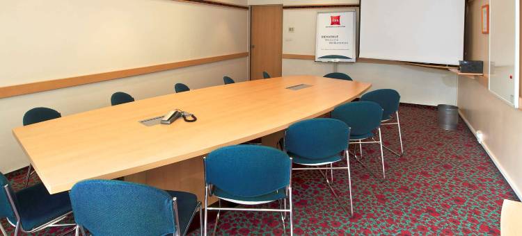 宜必思南特拉比乌约雷公园会展中心酒店(Ibis Nantes la Beaujoire Parc Expo)图片