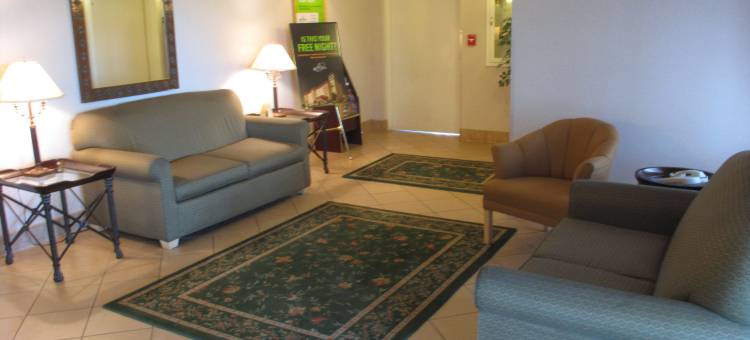 宾厄姆顿约翰逊城拉昆塔温德姆酒店(La Quinta Inn by Wyndham Binghamton - Johnson City)图片