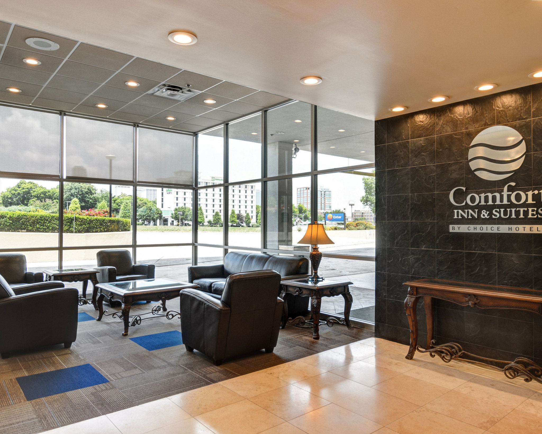 Comfort Inn & Suites Presidential Over view