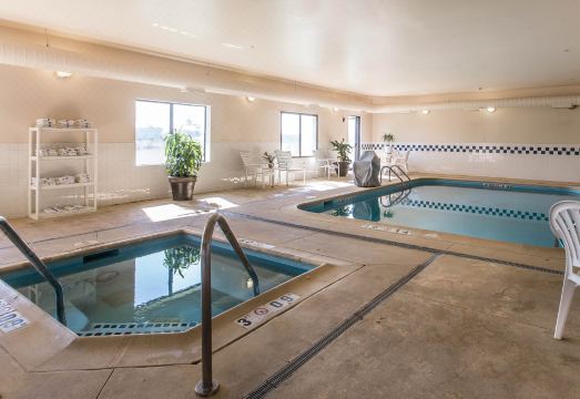 Comfort Suites Omaha East-Council Bluffs Hotel Overview