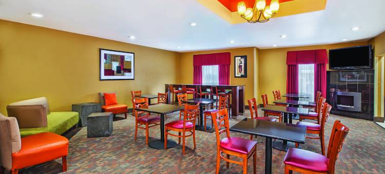 哥伦布西希利亚德拉昆塔温德姆套房酒店(La Quinta Inn & Suites by Wyndham Columbus West - Hilliard)图片