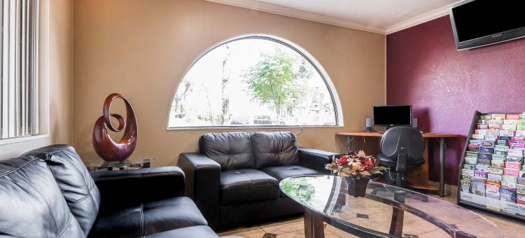 埃斯孔迪多市区罗德威酒店(Rodeway Inn Escondido Downtown)图片