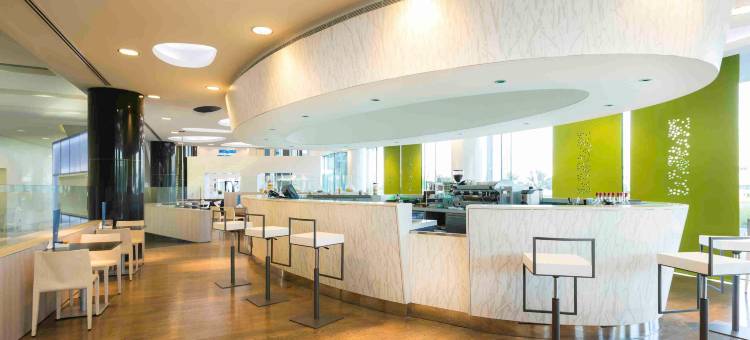 阿布扎比阿尔布斯坦诺富特酒店(Novotel Abu Dhabi Al Bustan)图片