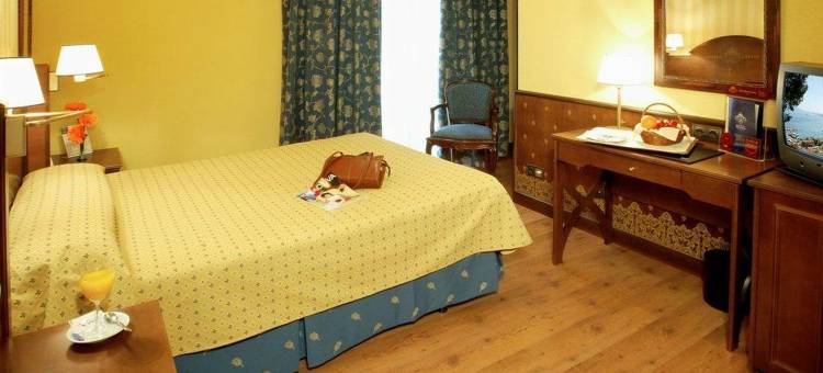 维多利亚女王宫殿4号体验酒店(One Shot Reina Victoria)图片