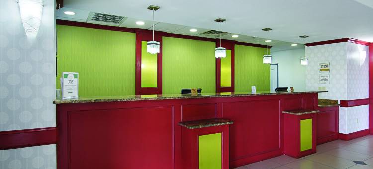 达拉斯哈钦斯拉昆塔温德姆套房酒店(La Quinta Inn & Suites by Wyndham Dallas - Hutchins)图片