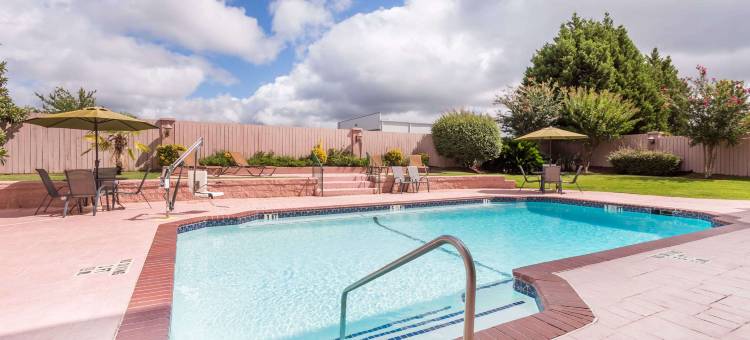 哥伦布北拉昆塔温德姆套房酒店(La Quinta Inn & Suites by Wyndham Columbus North)图片