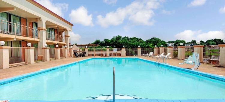 纳什维尔近市区-I-40温德姆速8酒店(Super 8 by Wyndham Nashville Near Downtown / I-40)图片