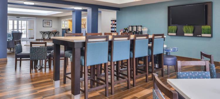 亚特兰大南纽南拉昆塔温德姆套房酒店(La Quinta Inn & Suites by Wyndham Atlanta South - Newnan)图片