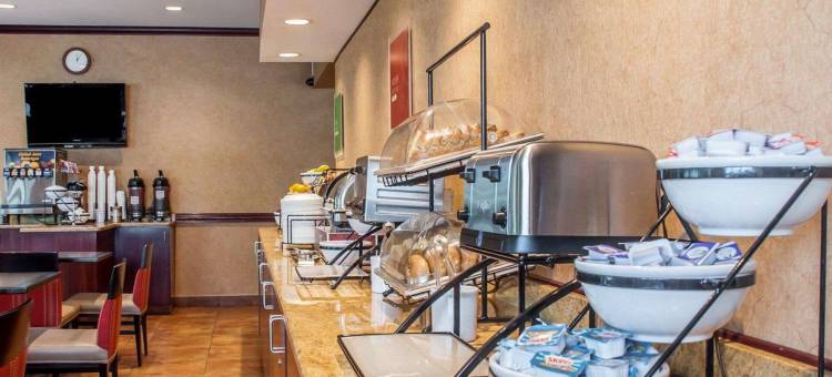 沃尔登广场购物中心附近凯艺酒店(Quality Inn Near Walden Galleria Mall)图片