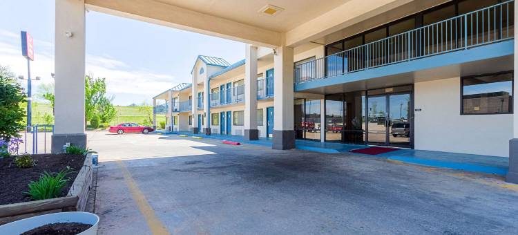 49号州际公路附近本顿维尔生态旅馆套房(Eco Lodge Inn & Suites Bentonville Near I 49)图片