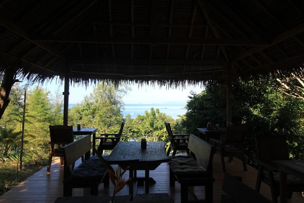 Chomjan Beach Resort Hotel Reviews And Room Rates - 