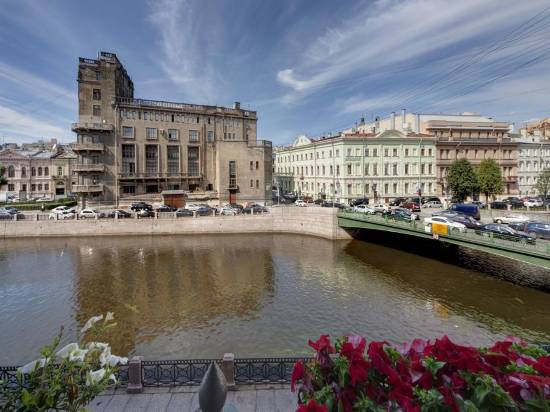 聖彼得堡桫欏莫伊卡82號酒店