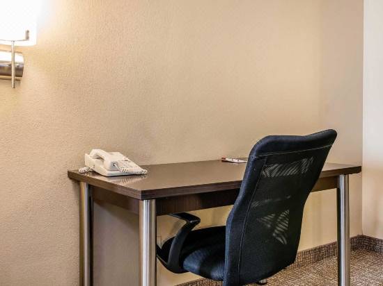 Comfort Suites Miamisburg Dayton South Hotel Reviews And Room Rates
