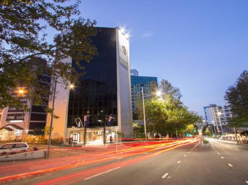 奧克蘭VR皇后街套房酒店