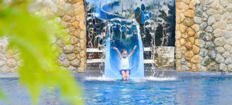 卡马拉普吉岛套房及度假村(Radisson Resort and Suites Phuket)图片