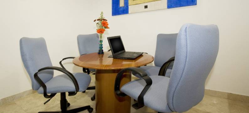 雷诺萨山谷奥拓酒店(One Reynosa Valle Alto)图片