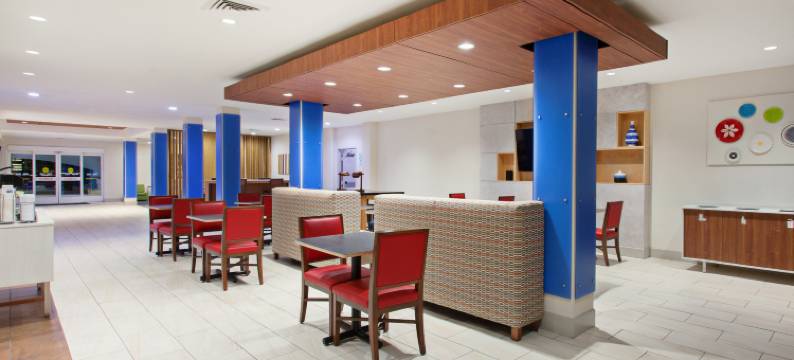 智选假日酒店及套房科罗娜(Holiday Inn Express & Suites CORONA by IHG)图片