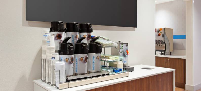 智选假日酒店及套房科罗娜(Holiday Inn Express & Suites CORONA by IHG)图片