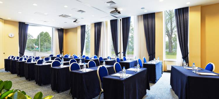 新彼得霍夫酒店(New Peterhof Hotel)图片