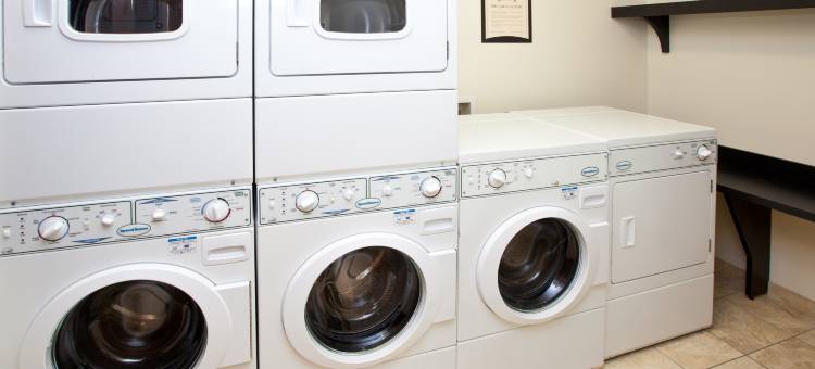 Staybridge Suites印第安纳波利斯市中心-会议中心由IHG(Staybridge Suites Indianapolis Downtown-Conv Ctr)图片