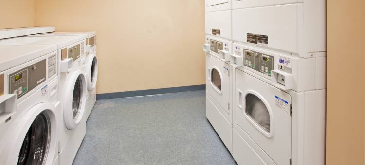 Candlewood Suites 结城/ FT。浊(Candlewood Suites Junction City/FT. Riley)图片