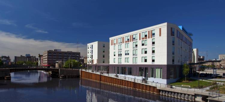 密尔沃基市中心雅乐轩酒店(Aloft Milwaukee Downtown)图片