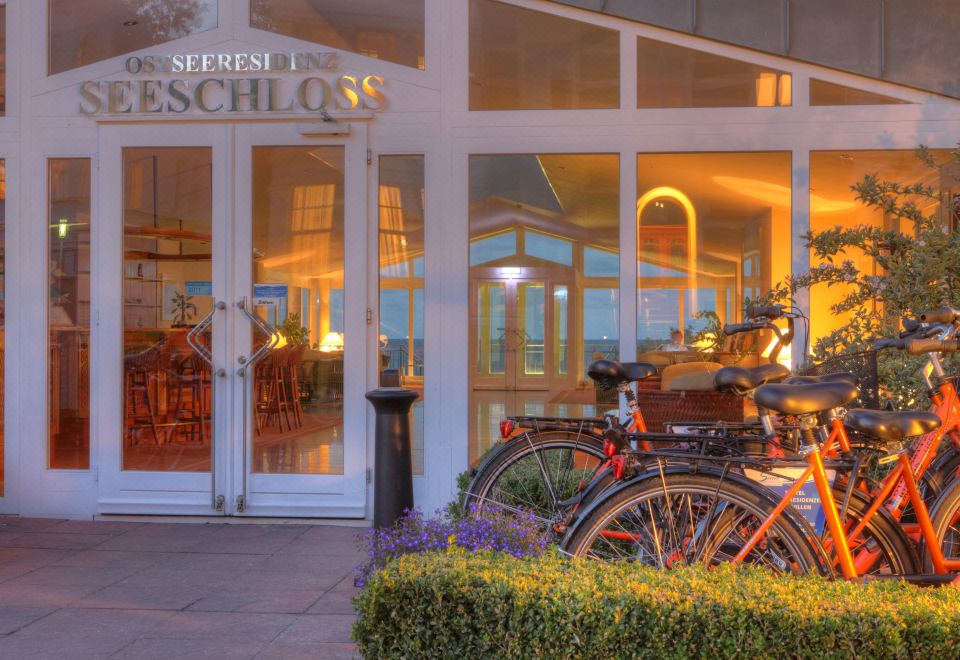 Seetelhotel Ostseeresidenz Bansin Mit Pool Und Unmittelbarer Strandnähe Over view