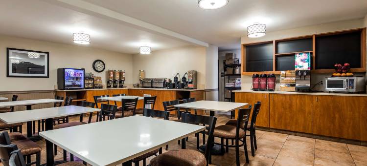 橡树梅多斯贝斯特韦斯特酒店(Best Western Oak Meadows Inn)图片