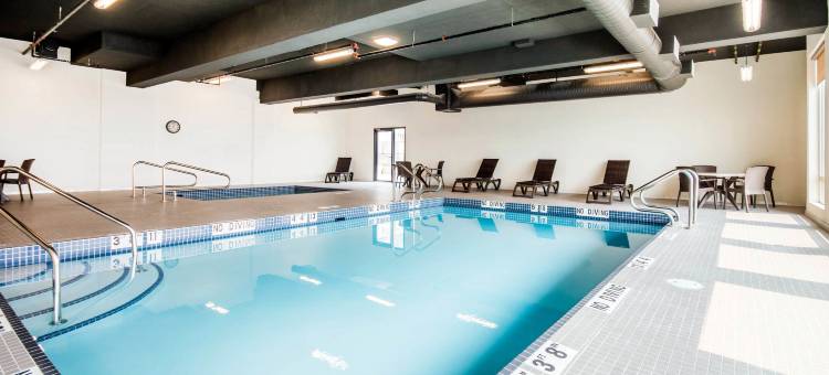 舒适套房酒店(Comfort Inn & Suites Merritt)图片