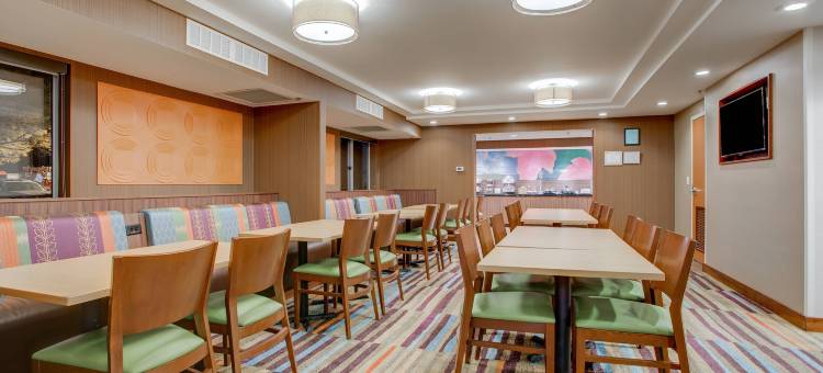 埃姆斯伯里万枫酒店(Fairfield Inn Amesbury)图片