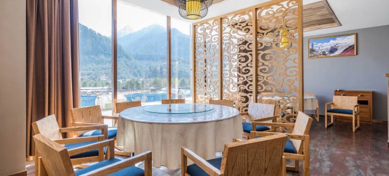 波密格拉丹东酒店图片