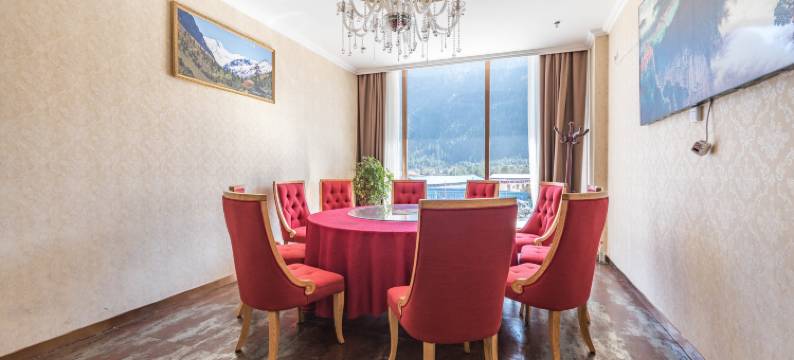 波密格拉丹东酒店图片