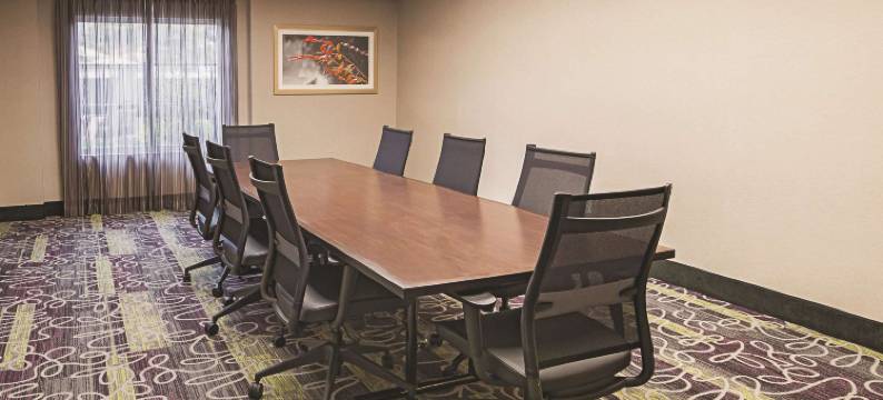 沃斯堡市景拉昆塔温德姆套房酒店(La Quinta Inn & Suites by Wyndham Fort Worth City View)图片