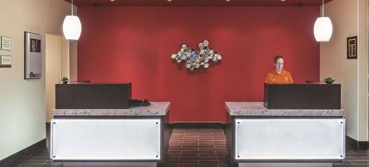 威奇托福尔斯密歇根州立大学区拉昆塔温德姆套房酒店(La Quinta Inn & Suites by Wyndham Wichita Falls - MSU Area)图片