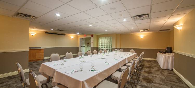 西基洛纳希尔顿逸林酒店(DoubleTree by Hilton West Kelowna)图片