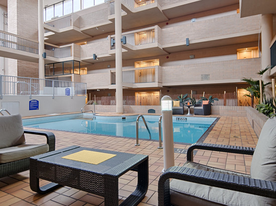 Best Western Plus Village Park Inn