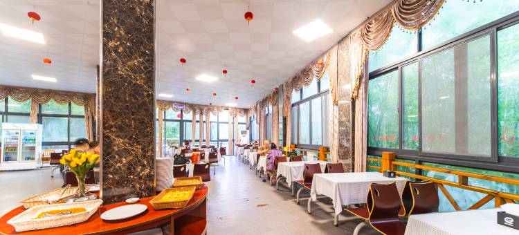 黔贵六广温泉酒店图片