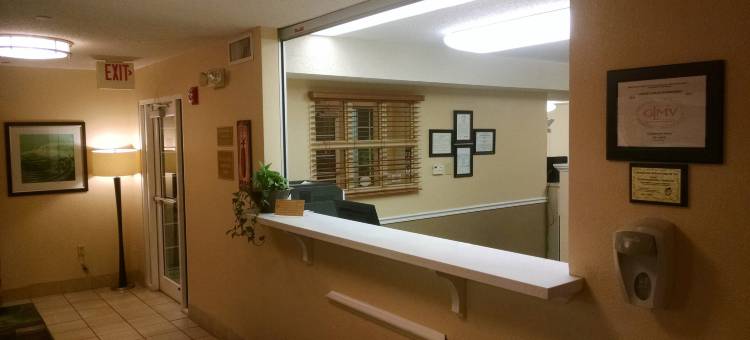 芝加哥利伯蒂维尔索尼斯塔简单套房酒店(Sonesta Simply Suites Chicago Libertyville)图片
