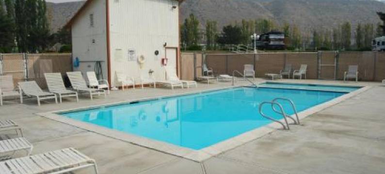 Crescent Bar Camping Resort Studio Cabin 1图片