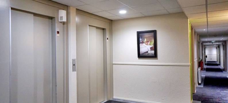 康铂巴黎西沙维尔酒店(Campanile Paris Ouest - Chaville)图片