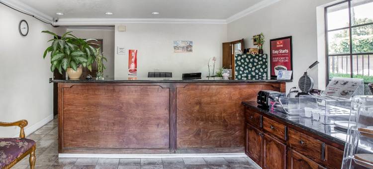 弗雷斯诺贝尔蒙特大街6号汽车旅馆(Motel 6 Fresno, CA - Belmont Ave)图片